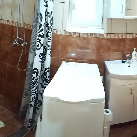 Judit Vendeghaz Πανσιόν